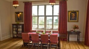 Interior dining room of Chatham, Bosloe, Mawnan Smith, Cornwall © Mike Henton